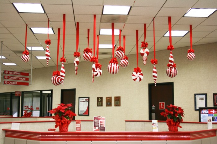 Christmas office decor ideas